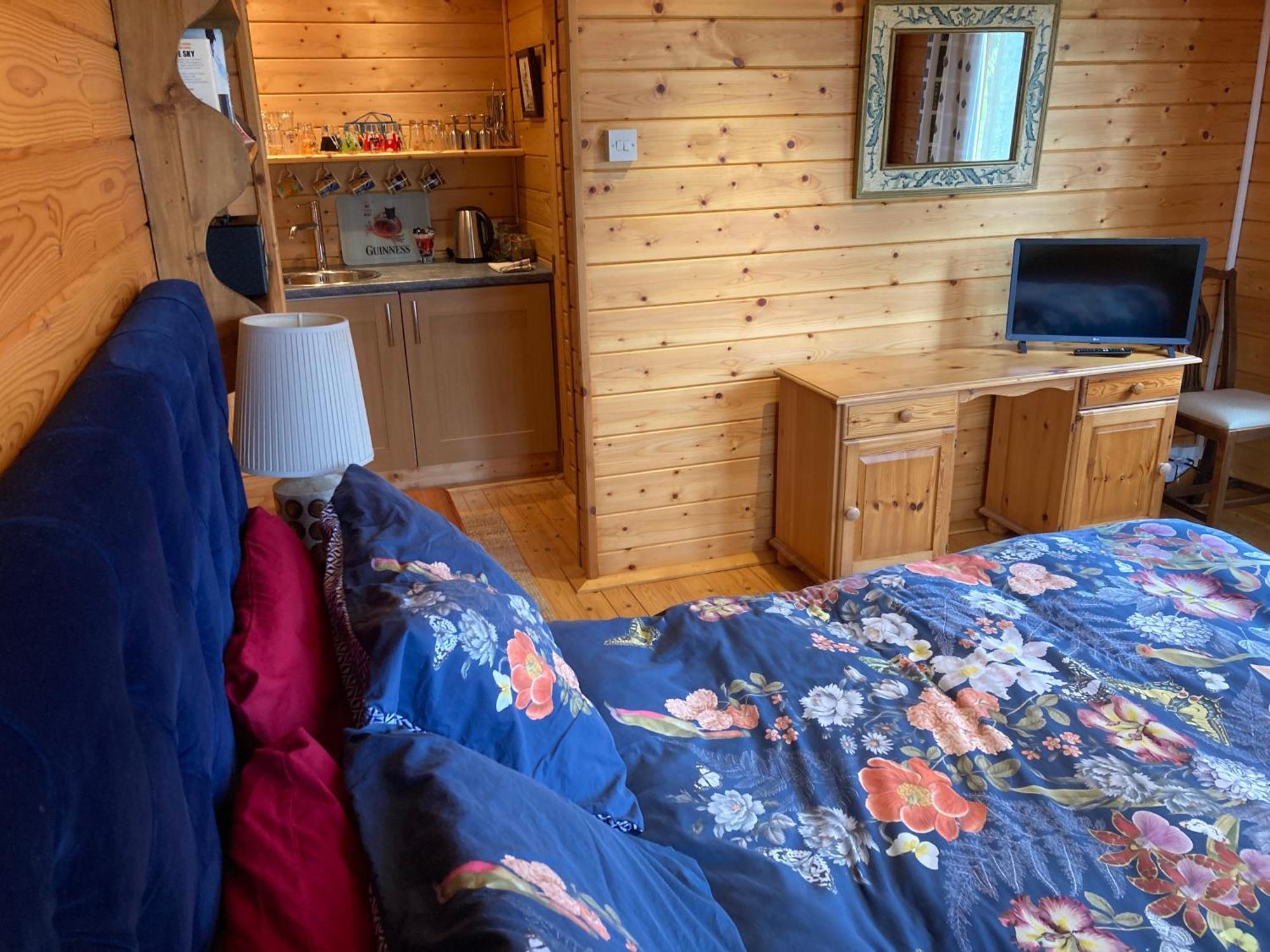Exclusive 2 Bedroom Apartment With Summer House And Hot Tub Daventry Exterior foto